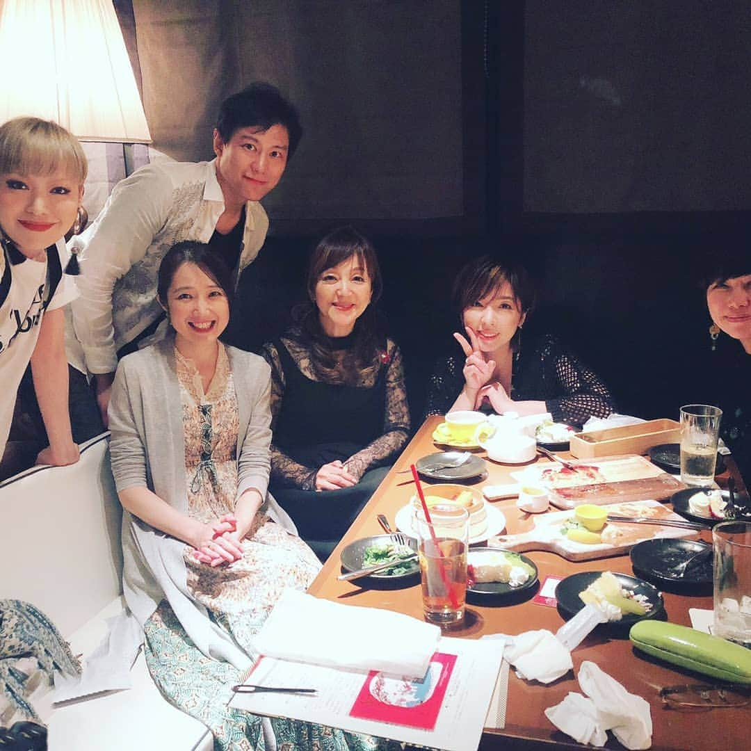 岡本真夜さんのインスタグラム写真 - (岡本真夜Instagram)「昨日はこのメンバーで国府弘子さんのバースデーライブに飛び入り参加🎵  #国府弘子 #岩崎宏美 #ウィリアムス浩子 #藤原道山 #shiho #早稲田桜子  #バースデーライブ #飛び入り #おめでとうございます #live #singer #singersongwriter #pianist #violin #shakuhachi #happybirthday」8月27日 9時58分 - mayookamoto510