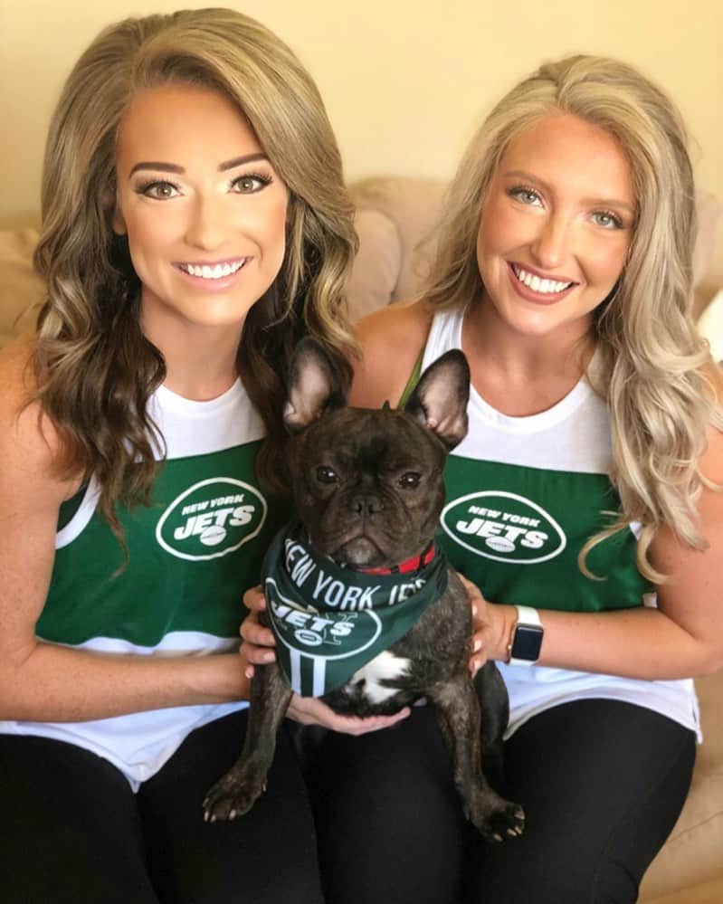 Jets Flight Crewのインスタグラム：「Happy #NationalDogDay from JFC Cassidy and JFC Sam!」