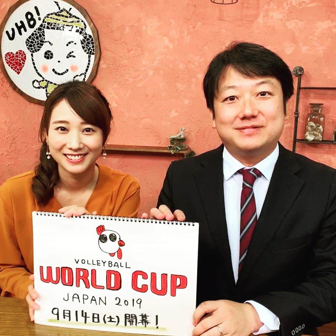 廣岡俊光さんのインスタグラム写真 - (廣岡俊光Instagram)「. いよいよ開幕が近付いてきました！ 「#ワールドカップバレー」✨ 4年に一度の大舞台、そして今回は 五輪前年いわば「東京2020前哨戦」です。  そして今回のワールドカップ フジテレビ系列全国ネットの日本戦中継で 初めて実況を担当することになりました！  女子日本代表 #火の鳥NIPPON 🔥 9/24(火) ⏰ごご7時～ 日本🇯🇵vsブラジル🇧🇷 @北海きたえーる  春高北海道大会の実況から始まり 自分にとっても幼い頃からの夢舞台🙌🏻 精一杯務めさせていただきますので、 皆さんよろしくお願いします。  #バレーボール #日本代表 #バレーボール好きな人と繋がりたい #中田久美 #岩坂名奈 #古賀紗理那 #新鍋理沙 #荒木絵里香 #宮下遥 #石井優希 #鍋谷友理枝 #佐藤美弥 #奥村麻依 #小幡真子 #黒後愛 #田代佳奈美 #山岸あかね #今村優香 #渡邊彩 #長内美和子 #入澤まい #芥川愛加 #関菜々巳 #中川美柚 #石川真佑」8月27日 11時22分 - uhb_hirooka