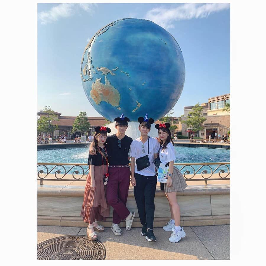 渡邊菜々さんのインスタグラム写真 - (渡邊菜々Instagram)「・ #じじばば 👫♥👫 ＊・Disney・＊ ・ #disneysea #disney  #ミキミニ#ディズニーコーデ  #ディズニーシー#ディズニー#︎☺︎ #なのかじ#れおなな#じじばば #渡邊菜々#わたなな#🌻 #写真は少し違うはず#笑#多分」8月27日 11時40分 - watanana1225