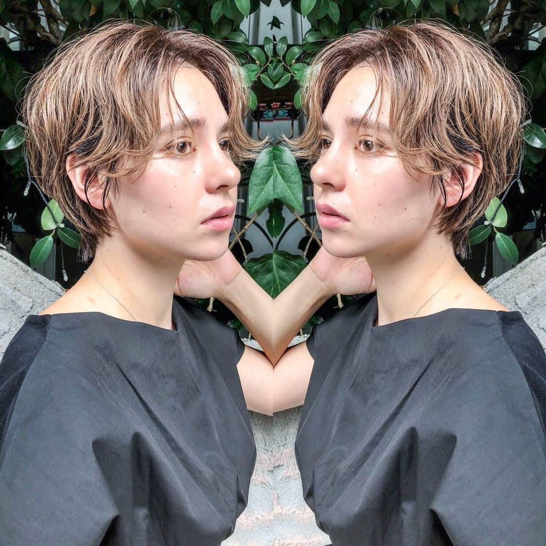 HAIRさんのインスタグラム写真 - (HAIRInstagram)「"ショートにするなら？" 毎週火曜日は、HAIR編集部が厳選したかわいいショートスタイルをお届けします💛 「なりたいワタシ」を叶えてくれるスタイリストは必ずいるっ✨ . ------------------------------------------------ Styling by「村田勝利」 @shorimtg﻿ . 🌼TONI&GUY JAPAN 広尾🌼. 渋谷区広尾5‐5‐1 広尾いがらしビル２F ☎03‐5475‐3937 定休日：火曜日 営業時間： 平日11:00〜21:00/土日・祝10:00〜19:00.・ ✂メニュー✂. カット8,200～/カラー7,600円～ ✂ひとこと✂. 初めまして！ 数多くの美容師の中から僕を見つけて下さりまして 有難うございます！ 僕の得意な技術はショートヘアです！ 是非一度僕に担当させて下さい！ 絶対可愛くさせて頂きます！ ------------------------------------------------ ☑もっと!このスタイリストの他の写真を見たい人は、 ストーリーをチェック✨ ------------------------------------------------ #ほつれヘア #広尾ヘアサロン #広尾美容室 #ショートヘア #ショート #ショートカット #ショートボブ #ショートヘアー #ヘアスタイル #ヘアカタログ #ヘアカラー #ヘアスタイリング #髪型 #美容室 #髮型屋 #髮型設計 #发型 #短髮 #日系髮型 #女生髮型 #女生短髮 #shorthair #염색 #헤어 #숏컷 #ทรงผม #haircolor #hairstyle #hair #instagood」8月27日 12時01分 - hair.cm