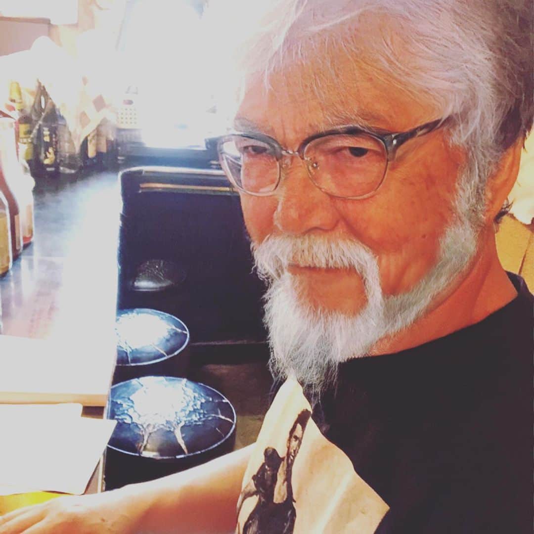 三上市朗のインスタグラム：「好評いただいている「読み合わせカフェ」ですが、プロ、アマ関係ありませんよ！私の事を知らない人と読み合わせもしましたし、この前は一緒に飲みに行く前の橋本淳が来て２人で読み合わせしてました。 #読み合わせカフェ  #ひるぱか」