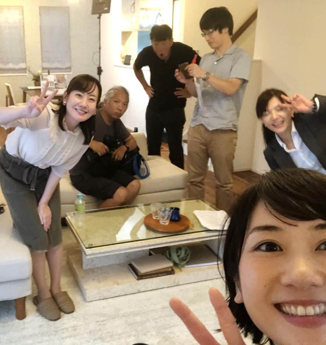 中山裕子さんのインスタグラム写真 - (中山裕子Instagram)「☆ 逗子、辻堂の方へ ロケに行ってきました🍨 . 大人気パフェ専門店 「デザートカフェ ハチドリ」さんの インスタ映えパフェをいただきました🙏 . 言い訳ですがw 撮影がご一緒だった フリーアナウンサーの河原美沙都さんとのお話が めちゃくちゃ楽しくて パフェ撮影のチャンスを逃しました🤣💓 . パフェは パティシエこご主人こだわりのデザイン性と 食べる人を最後まで飽きさせない 物語のような展開のある味わいで この夏の暑さの疲れも吹っ飛ぶ美味しさでした💥 . 写真もお見せしてないのに 力説ごめんなさい😂 . 初対面の河原さんとお友達の設定で モデルハウスを見に行く撮影だったのですが いきなり パフェを食べながらの掛け合いがスタートしたのに 会話の呼吸がものすごく自然で 本当に以前からの仲良しのように 会話が弾みまくりました🥰 なんと、ご出身が石川県！！！ しかも海側！！ 河原と書いて、かわらと読みます👍 石川ならでは！！ . 瞳が真っ直ぐで綺麗で 吸い込まれそうなほどの優しいオーラ🥺✨ こんなに素敵な方がこの世にいたのかという 衝撃が走りました😭 福井の方なら分かると思いますがw 私の中でのなっちゃん系です❤️ 存在が天使👼✨ たった一日ロケなのに 帰るころには いつもロケしているような ファミリーのような雰囲気になり この日ほぼスタッフみんな初対面ということに ゲストの方は驚いていました😂🎵 そして最後にはゲストの方も一緒に和気あいあい🌼 . こんなに楽しい現場に出会えて 本当に感謝です🙏✨ #中山裕子 #圭三プロダクション #河原美沙都 さん #シーフォルダ #youテレビ #逗子 #デザートカフェハチドリ #デュークスパフェ #辻堂 #japan #アナウンサー #リポーター #撮影 #ロケ #ありがとうございました」8月27日 12時15分 - yuko_nakayama_official
