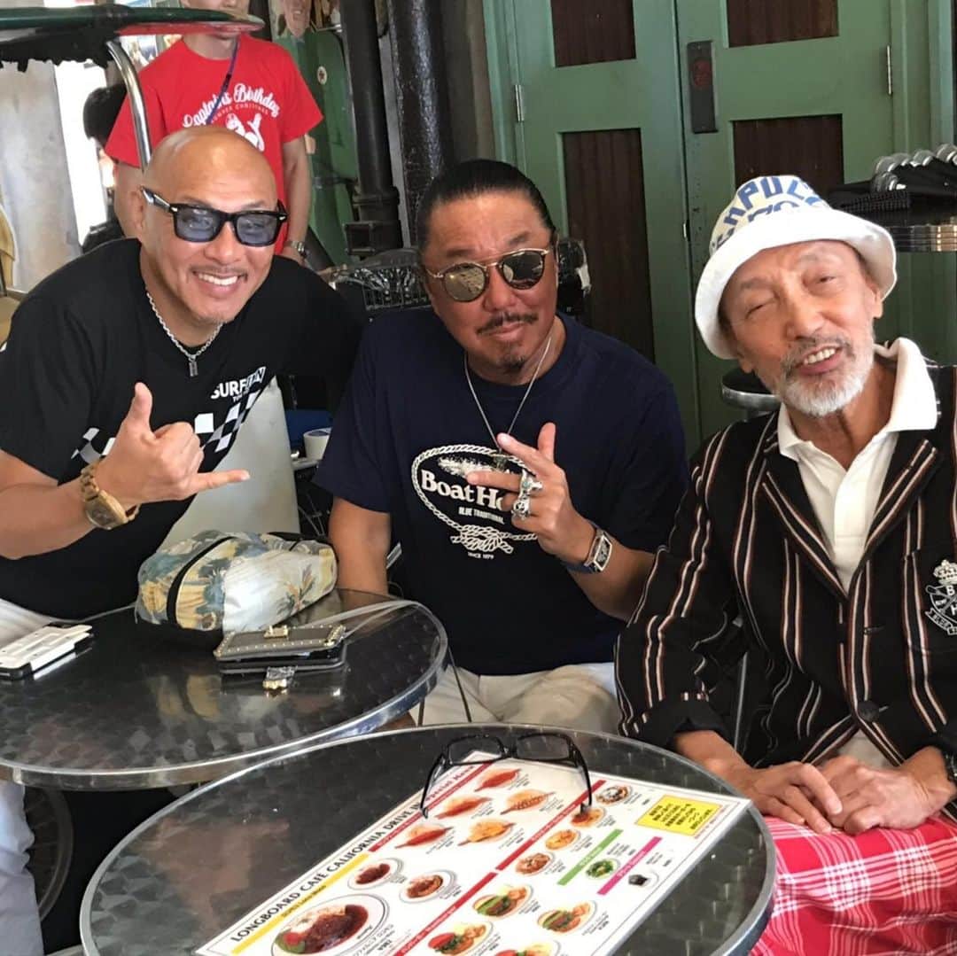 近藤信秋 さんのインスタグラム写真 - (近藤信秋 Instagram)「キャプテンサンタ５０周年&下山キャプテンバースデートークイベント。キャプテンおめでとうございます。🎉🎉🎉🍷㊗️」8月27日 12時47分 - bro.korn