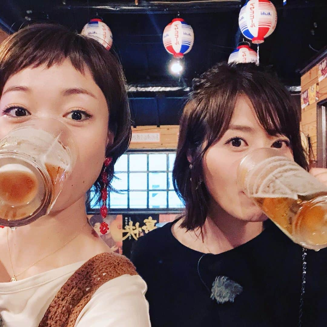 小雪さんのインスタグラム写真 - (小雪Instagram)「あれ？また飲んでる😂 しほこちゃんとキレカワロケ🍻 小倉で立ち飲み😊🍻 めちゃくちゃ呑んで楽しかったよ🥺💕 #仕事だよ #呑む仕事 #最高だよね #三十路コンビ」8月27日 22時28分 - koyuki2