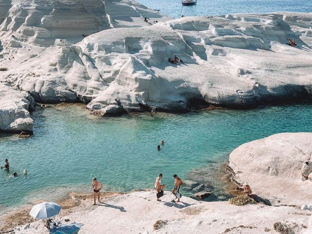 TRIANGL SWIMWEARさんのインスタグラム写真 - (TRIANGL SWIMWEARInstagram)「Milos Magic ✨ #SummerNeverEnds #Greece #Milos via @stephnomikos」8月27日 22時34分 - triangl