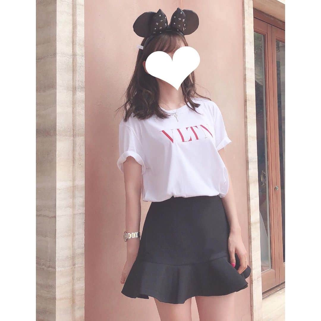 おまみさんのインスタグラム写真 - (おまみInstagram)「＊﻿ ＊﻿ Disney coordinate 。♡﻿ ﻿ tops,skirt:@maisonvalentino ﻿ ﻿ #coordinate #code #outfit #ootd #wear #fashion #disneysea #disney #disneycode #maisonvalentino #valentino #vltn #disneyland  #コーディネート #コーデ #コーデ記録 #ファッション #ファッションコーデ #おまみ服 #ヴァレンティノ #ディズニー #ディズニーコーデ #ディズニーシー #ディズニーランド #フレアスカート #コーデ日記 #tシャツコーデ #ミニーカチューシャ #todayscode #fashioncode」8月27日 22時40分 - 0mm157