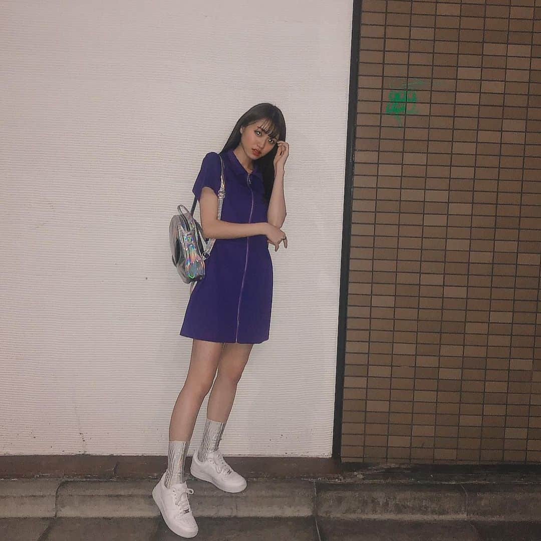 香音さんのインスタグラム写真 - (香音Instagram)「お待たせしました。のんうぇあです。👽💜 . . 宇宙人ガールフレンドコーデ . バックと靴下はシルバーにして、スニーカーは黒だとコーデが暗くなるから白のエアフォースで。☺︎❤︎ #のんうぇあ#ootd」8月27日 22時44分 - kanon420_official