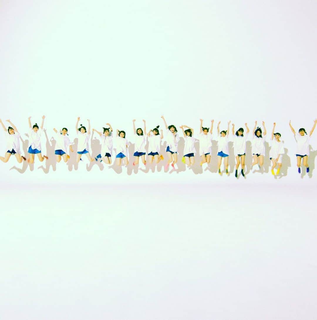 浅井七海さんのインスタグラム写真 - (浅井七海Instagram)「.﻿ ﻿ ﻿ ﻿ 青春 ダ・カーポ﻿ ﻿ ﻿ 56枚目シングル サステナブルの﻿ typeBに収録される﻿ AKB48カップリング選抜曲が﻿ 本日解禁になりました。﻿ ﻿ ﻿ そして、初めての単独センターを﻿ 努めさせて頂くことになりました。﻿ 最初はとても驚いたとともにいつか と﻿ 目指していた場所にこんなに早く。﻿ 飛び級したような気持ちです。﻿ ﻿ センターにふさわしいような存在に﻿ なれるように頑張っていきたいと思いますので﻿ どうか見放さず応援してくださったら﻿ 嬉しいです。﻿ ﻿ アイドル は 顔っていうのがテーマに﻿ Instagram風のMVになっております。﻿ ﻿ 自分の顔がめちゃくちゃアップに映るのは﻿ とても恥ずかしいのですが、ぜひ﻿ 沢山見ていただければと思います。。、！﻿ ﻿ 自分にとって大事な曲になっていると共に﻿ 皆さんにとっても大事な曲になったら﻿ いいなと思います。﻿ ﻿ https://youtu.be/8g2ocDdP4Wk﻿ ﻿ ﻿ #サステナブル #カップリング #曲 ﻿ #AKB48カップリング選抜 #青春ダカーポ﻿ ﻿ ﻿」8月27日 22時51分 - naamin48_