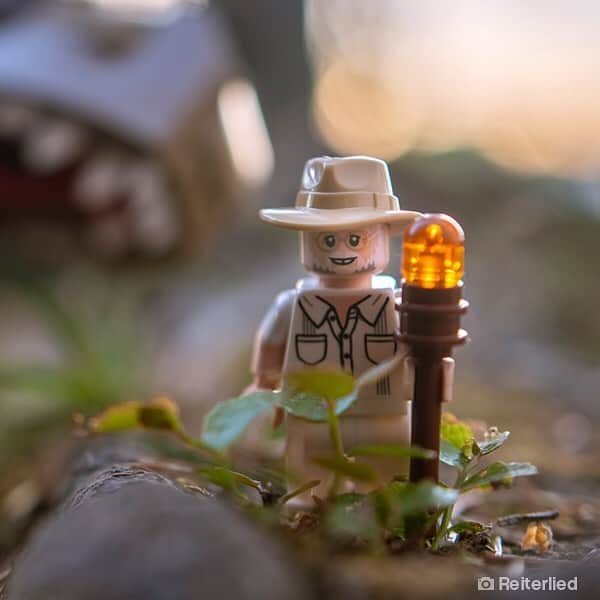 LEGOさんのインスタグラム写真 - (LEGOInstagram)「*Dr Hammond voice* Welcome [dramatic pause] to Jurassic Park! 🦖 Thanks to @chrisrosephoto & @reiterlied for the amazing 📸  #LEGO #JurassicPark #legogram #UGC #FanMade」8月27日 23時23分 - lego