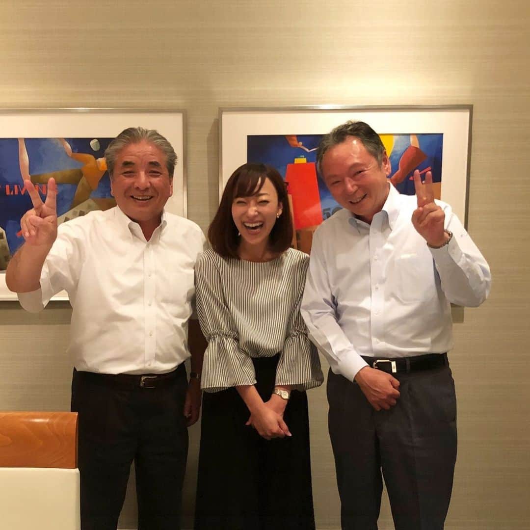 落合由佳さんのインスタグラム写真 - (落合由佳Instagram)「. 埼玉りそな銀行 池田社長が私のインスタをご覧になってくださっていると分かった夜😳もっとマシな事を発信した方が良いのか…💦いや、でも結局、等身大の私でしかないので…飾るのだけはやめておきますね笑 . お会いするのはとても緊張したけれど、 倍近い年齢の方とも肩肘張らずに話せるようになった自分、そして、何千歩も先行く方なのに私のステージに降り合わせて話して下さる…何れにせよ、尊い時間を過ごさせて頂きました😆🍽💕 ロイヤルパインズの美味しいお料理とワインとともに。 . 次回を楽しみにさせて頂きます‼🙇‍♀️️ . . #埼玉りそな銀行 #池田一義社長 #帝国データバンク #長谷川さん #浦和ロイヤルパインズホテル  #テレ玉 #埼玉ビジネスウォッチ」8月27日 23時18分 - yuka.ocha