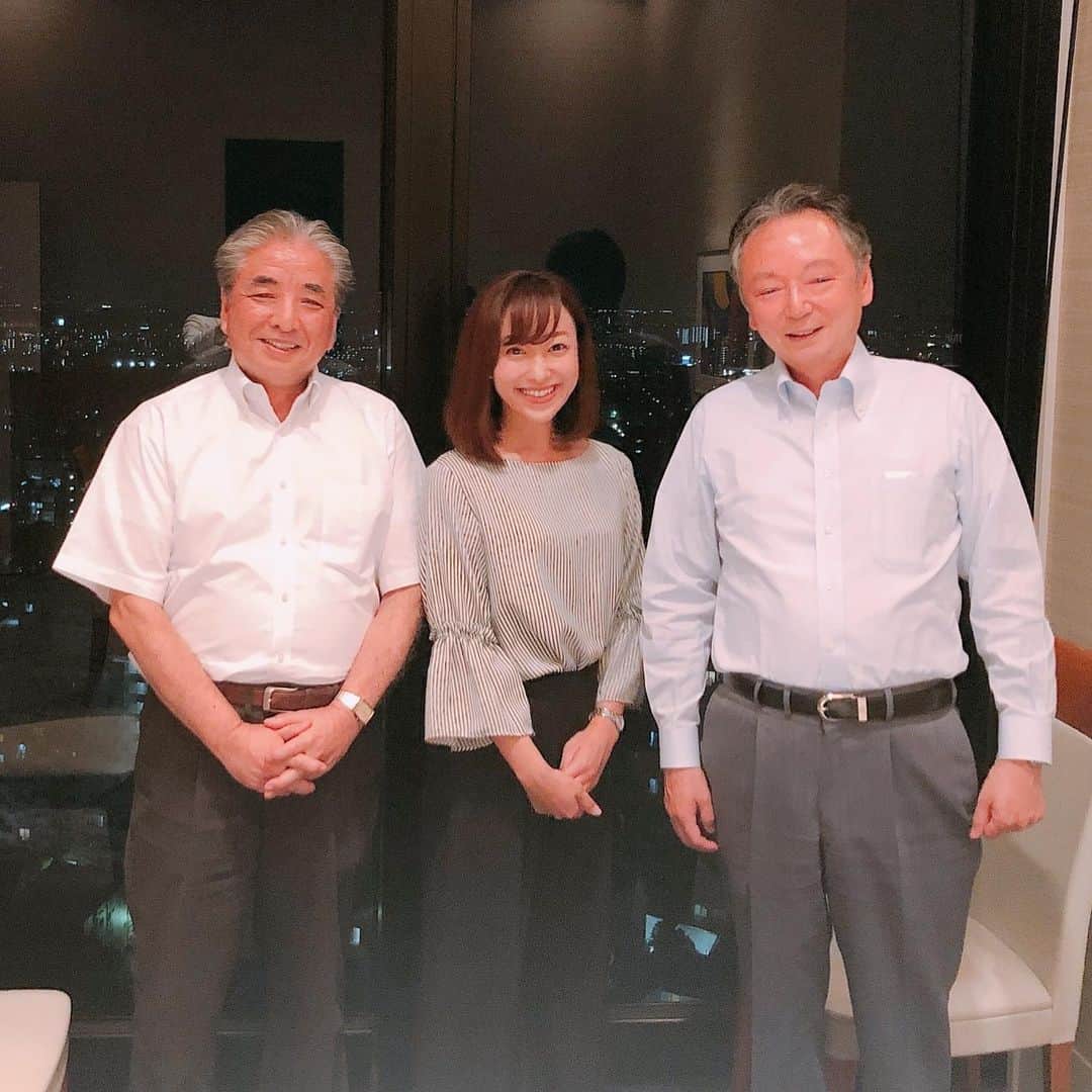 落合由佳さんのインスタグラム写真 - (落合由佳Instagram)「. 埼玉りそな銀行 池田社長が私のインスタをご覧になってくださっていると分かった夜😳もっとマシな事を発信した方が良いのか…💦いや、でも結局、等身大の私でしかないので…飾るのだけはやめておきますね笑 . お会いするのはとても緊張したけれど、 倍近い年齢の方とも肩肘張らずに話せるようになった自分、そして、何千歩も先行く方なのに私のステージに降り合わせて話して下さる…何れにせよ、尊い時間を過ごさせて頂きました😆🍽💕 ロイヤルパインズの美味しいお料理とワインとともに。 . 次回を楽しみにさせて頂きます‼🙇‍♀️️ . . #埼玉りそな銀行 #池田一義社長 #帝国データバンク #長谷川さん #浦和ロイヤルパインズホテル  #テレ玉 #埼玉ビジネスウォッチ」8月27日 23時18分 - yuka.ocha