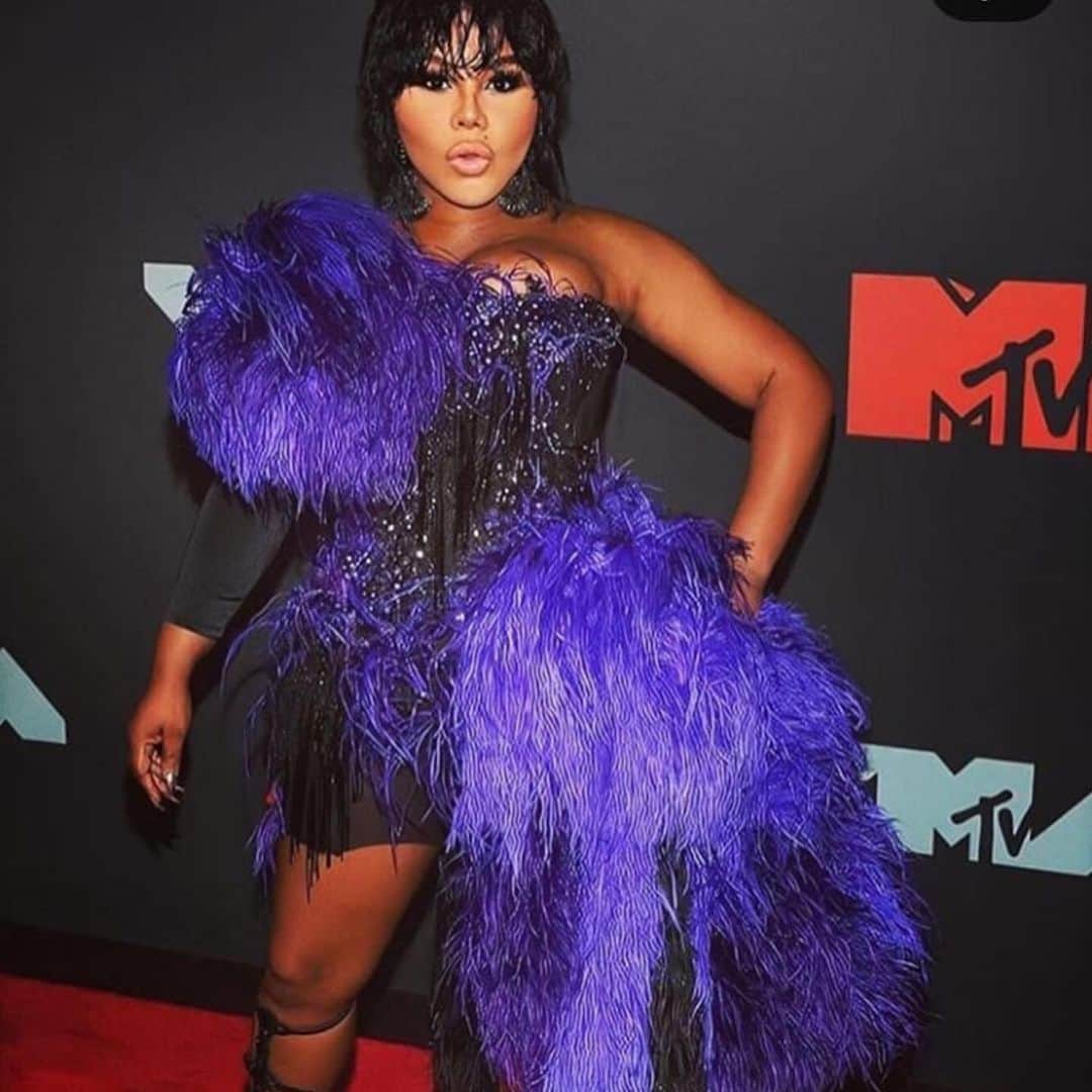 エリクソンビーモンさんのインスタグラム写真 - (エリクソンビーモンInstagram)「Lil Kim #lilkim wearing @ericksonbeamon earring @vmas_2019_」8月27日 23時26分 - ericksonbeamon