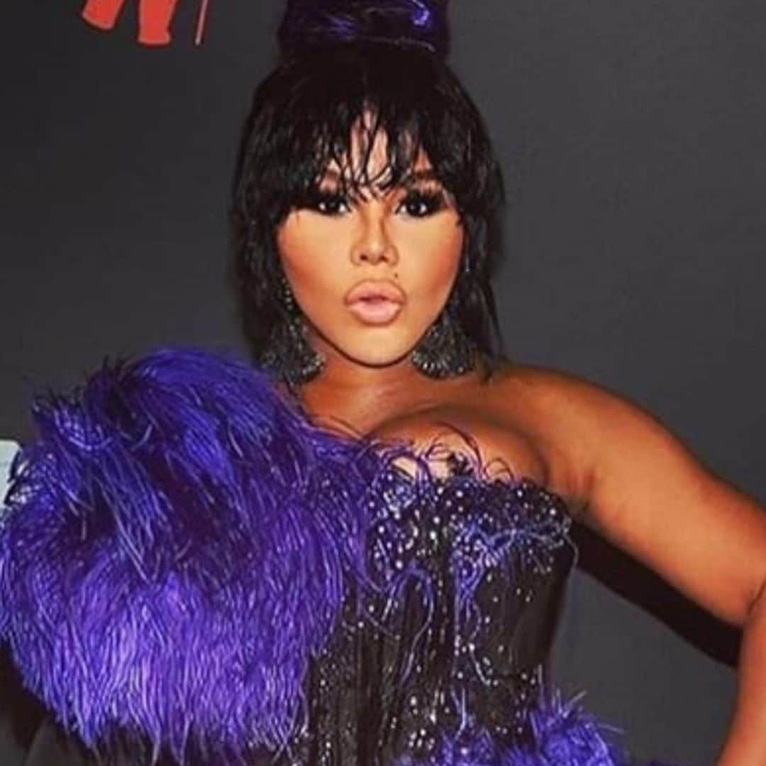 エリクソンビーモンさんのインスタグラム写真 - (エリクソンビーモンInstagram)「Lil Kim #lilkim wearing @ericksonbeamon earring @vmas_2019_」8月27日 23時26分 - ericksonbeamon