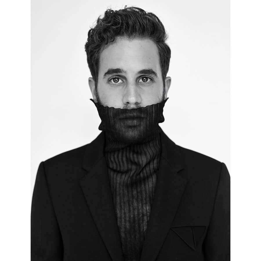 ベン・プラットのインスタグラム：「me by @smiggi in heavenly clothes @jasonrembert picked」