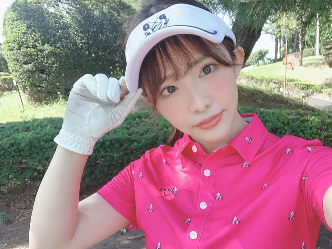 松村香織さんのインスタグラム写真 - (松村香織Instagram)「ゴルフ⛳  ラウンドは2回目✨  これからがんばる🔥  ゴルフウェアは 可愛いの沢山着たいね🥰  帰りは池袋で大好きな お寿司食べたの🍣  #立喰美登利 おすすめ❤  #ゴルフ #ゴルフ女子 #ゴルフ初心者」8月27日 23時43分 - kaotan_0117