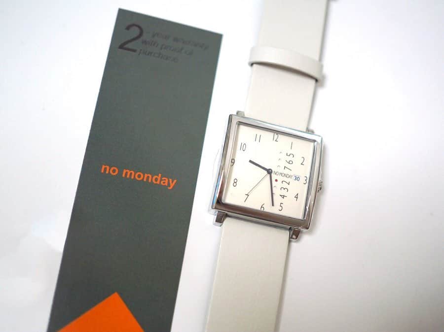 manoさんのインスタグラム写真 - (manoInstagram)「2019.08.27 @nomonday_jp 様の時計です⌚️ NM-2 NM-471BEを選びました！ . 白っぽく見えますが、ベージュです😊 . 10%オフコード『fgif0809』 . #nomonday#ノーマンデー#腕時計#時計#手元倶楽部」8月27日 23時43分 - gift__08