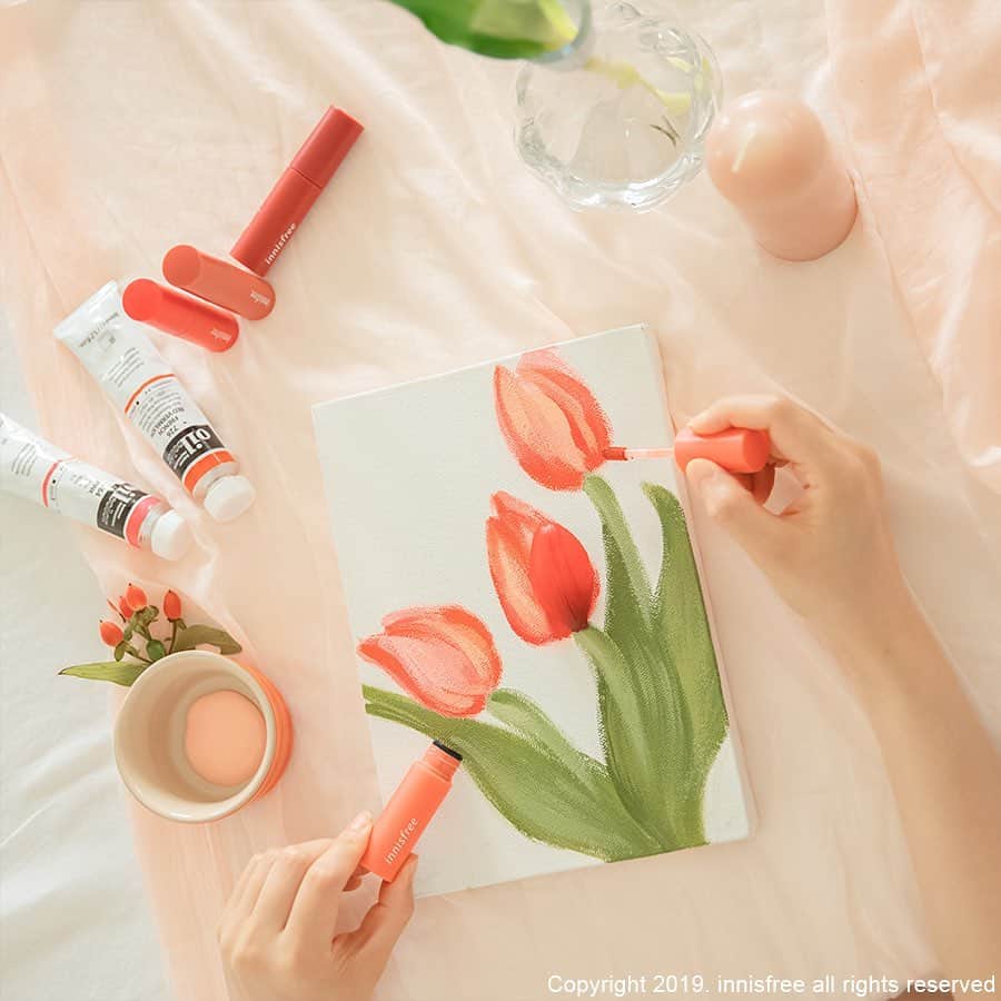 innisfree official (이니스프리) さんのインスタグラム写真 - (innisfree official (이니스프리) Instagram)「Draw coral tulips that look just like #VividCottonInk ꈍ .̮ ꈍ ⠀ #비비드코튼잉크 를 꼭 닮은 주황빛, 빨간빛 튤립 그리기ꈍ .̮ ꈍ」8月27日 15時01分 - innisfreeofficial