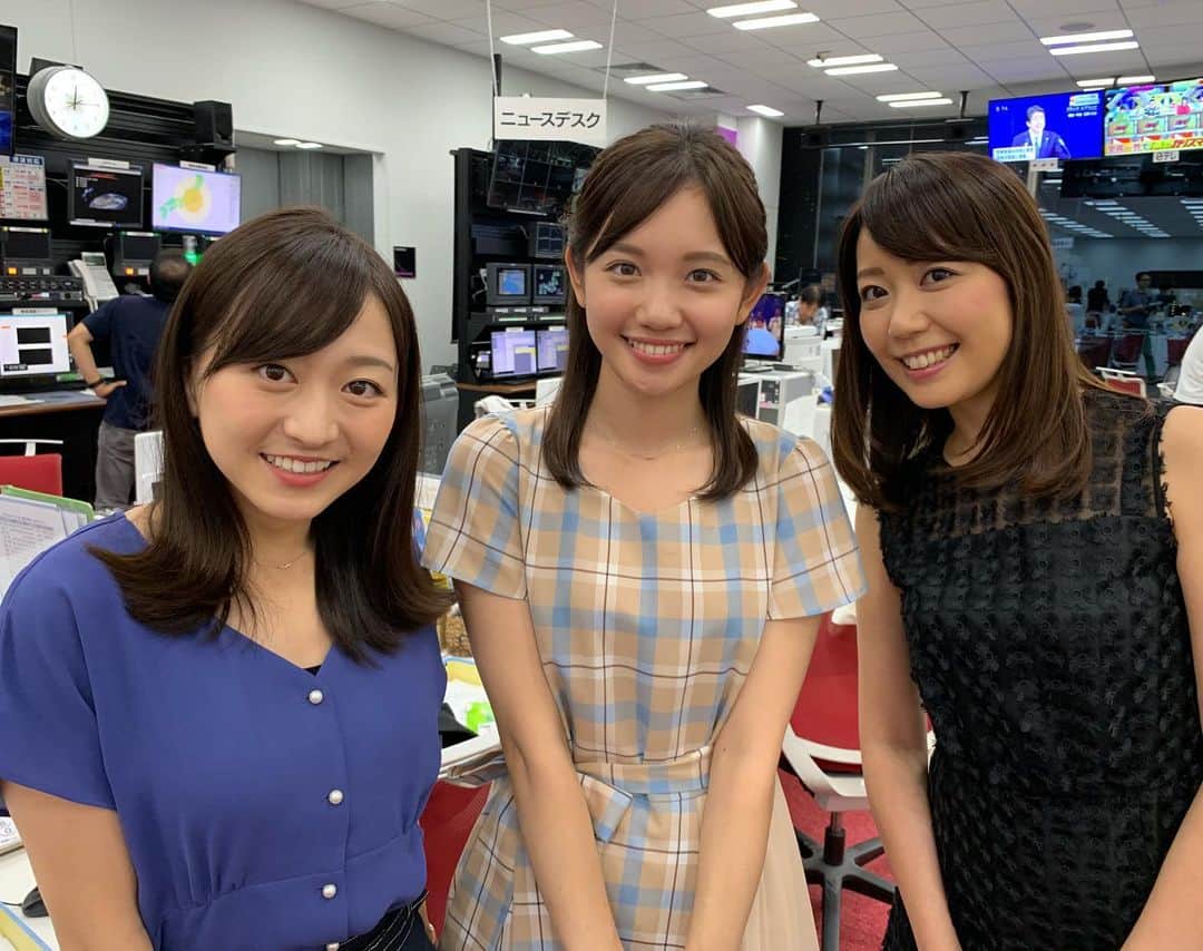 のインスタグラム：「今週は大江さんが夏休み。 昨日はこのメンバーでお送りしました〜🍀 田中アナはトレたまデビュー🥚✨ バッタバタだったため、全くフォローしてあげられなかったけど、しっかりやり遂げてくれました〜👏🏻✨ #wbs #ワールドビジネスサテライト #大江麻理子 さん #夏休み #片渕茜 アナ #田中瞳 アナ #トレたま #トレンドたまご 私も新人時代やってたなぁ🥚✨」