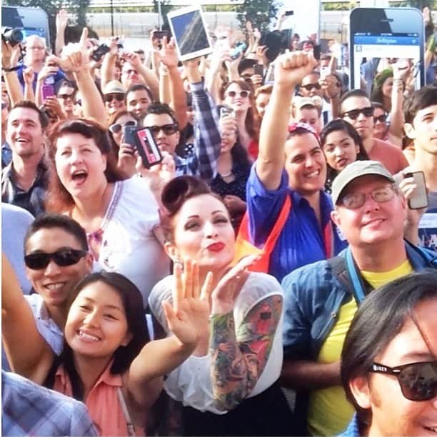 Instagramersさんのインスタグラム写真 - (InstagramersInstagram)「Yesterday we celebrated 6th anniversary of what have been our largest #Instameet ever! It was in #SanDiego #California and it was organized by our sweet @igerssandiego team! More than 600 People turned up during the day and there was shows and a 60’s ambient party! It was incredible! #whenIGwasaboutcommunityandpeople #igers #igerssandiego #igersusa #hauteasever13」8月27日 15時31分 - igers