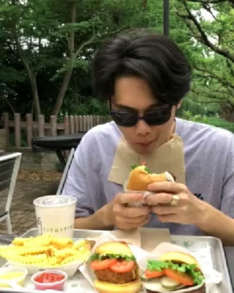 松㟢翔平のグルメインスタ