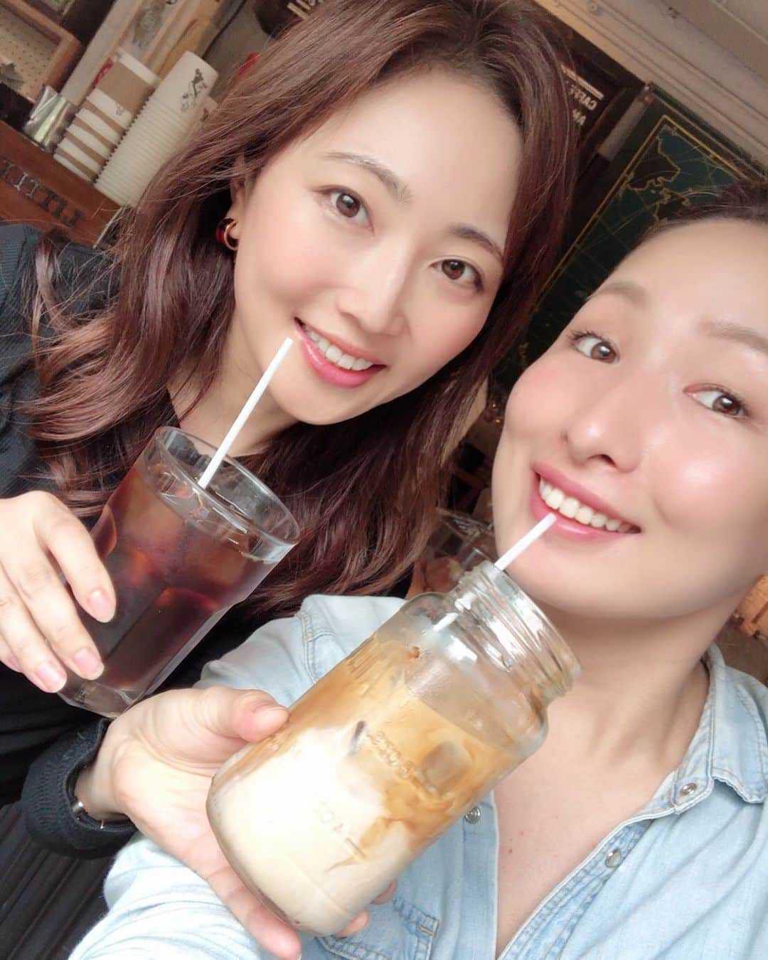 木南清香さんのインスタグラム写真 - (木南清香Instagram)「🥤❤️🌈 ・ ・ 昨日、#LesMisérables 千穐楽を迎えた 湊ちゃん、お疲れ様でした🇫🇷 ・ 『ORCHARD LIVE』 リハの空き時間に…コーヒーブレイク♡ ・ #☕️ #coffeetime  #レミゼラブル  #博多座 #千穐楽 #おめでとうございます 👏🏻 #湊陽奈#木南清香」8月27日 15時35分 - kinami_sayaka