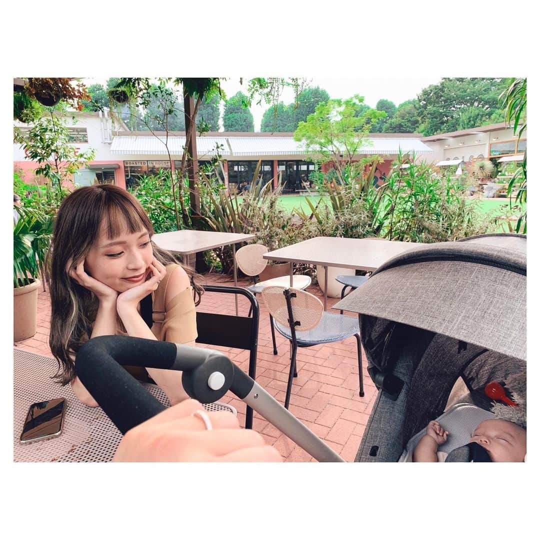 前原穂高のインスタグラム：「家族で過ごすまったりした休日💯 こうやって3人でゆっくりした時間が確実に他の家庭よりも少ないから、ホントはごめんねって思っているよ🙏 仕事ばっかりしててごめんね😭 ㅤㅤㅤ #休日 #ほだか家」