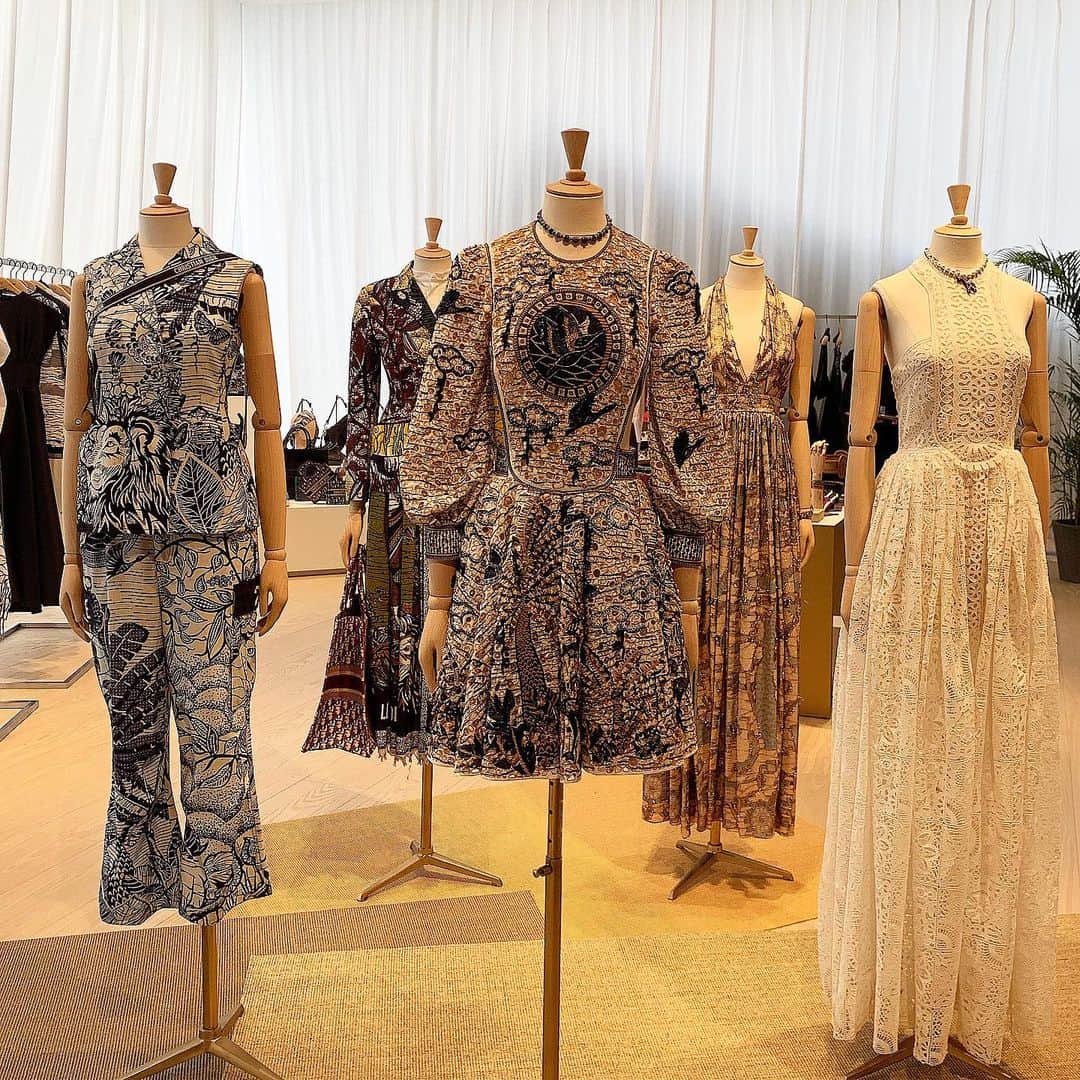 Apparel-web.comさんのインスタグラム写真 - (Apparel-web.comInstagram)「Dior 2020 cruise collection #dior #cruisecollection2020 #mariagraziachiuri #fashion #style #ディオール #ファッション #スタイル」8月27日 16時38分 - apparelweb
