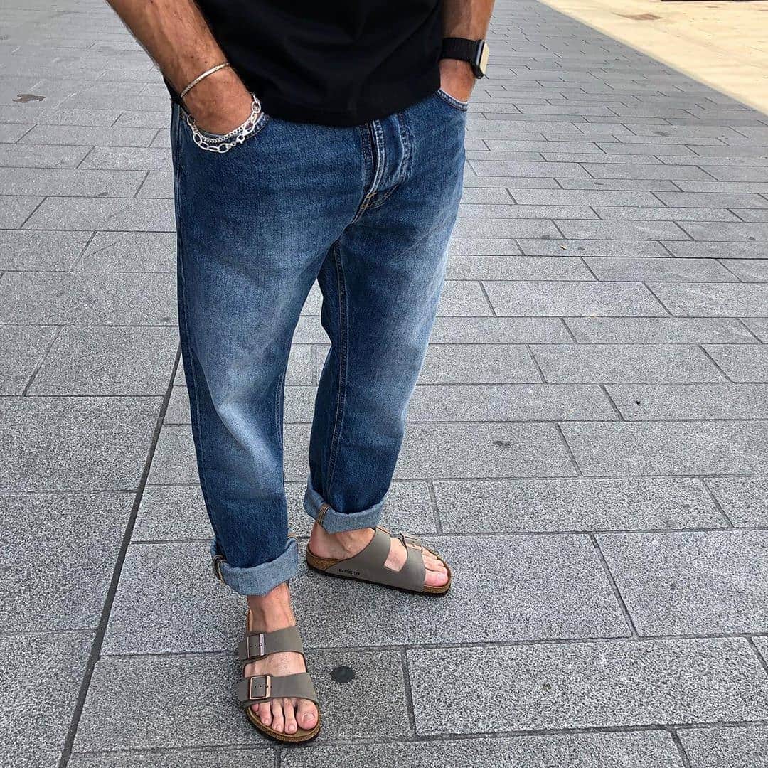 のインスタグラム：「Them summer feels. 📷 @maingold.men ​. ​. ​. #nudiejeans #sleepysixten #organicdenim」
