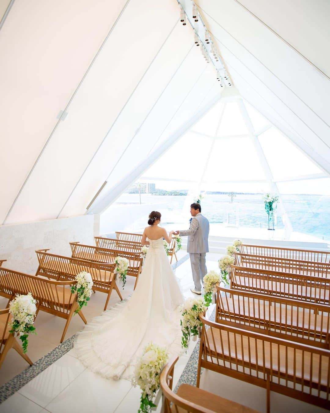 Photopla+（ フォトプラ ）さんのインスタグラム写真 - (Photopla+（ フォトプラ ）Instagram)「@photopla_weddingをフォローして、 『#フォトプラ花嫁』『#フォトプラ』の タグをつけて写真をUPしてみて･ﾟ｡ . —————————— . 太陽の光・青い海の輝きを受けて 煌めく白亜のチャペル♩ そんな素敵な場所で 思い出のフォトを撮影しませんか？* . ＞＞＞ 『写真だけは残したい』方へ＊* Webから撮影予約できます⚐ @photopla_wedding . ——————————. . オシャレでイマドキな ウェディングフォト発信中♥ . 『#フォトプラ花嫁』『#フォトプラ』の タグをつけて写真をUPしてみて･ﾟ｡ フォトプラのIGでリグラムされるかも♪♪ . #結婚式 #結婚式準備 #プレ花嫁  #卒花 #前撮り #ロケフォト #日本中のプレ花嫁さんと繋がりたい #プラコレ　#ウェディングニュース #ベストアニバーサリー #wedding #2019春婚  #2019夏婚 #2019秋婚  #ウェディングレポ #婚約 #婚約中  #ロケーションフォト  #photopla #ウエディングフォト  #スタジオフォト#ナチュラルウェディング #リゾートフォト #アートグレイス沖縄 #リゾートウェディング #撮影指示書」8月27日 17時08分 - photopla_wedding
