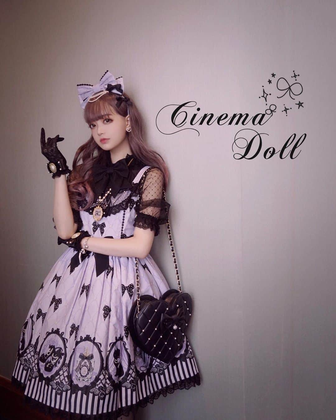 Chikako千佳子さんのインスタグラム写真 - (Chikako千佳子Instagram)「Cinema Doll 🎥 #angelicpretty #babythestarsshinebright #innocentworld #metamorphose #lolitafashion #sweetlolita #gothiclolita #cinemadoll」8月27日 17時09分 - cindychikako