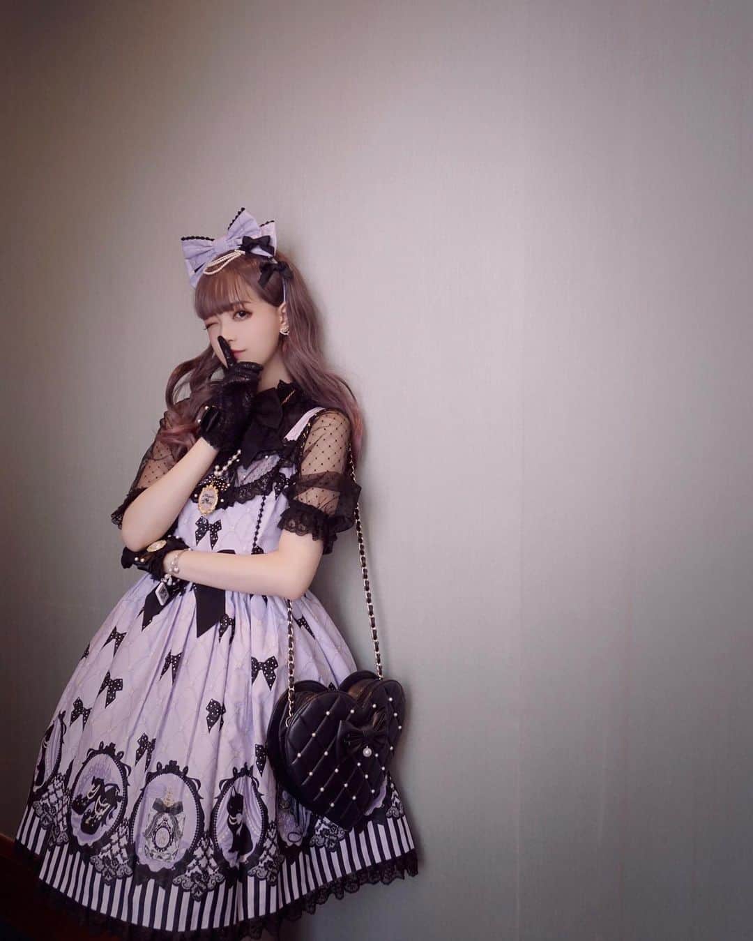 Chikako千佳子さんのインスタグラム写真 - (Chikako千佳子Instagram)「Cinema Doll 🎥 #angelicpretty #babythestarsshinebright #innocentworld #metamorphose #lolitafashion #sweetlolita #gothiclolita #cinemadoll」8月27日 17時09分 - cindychikako