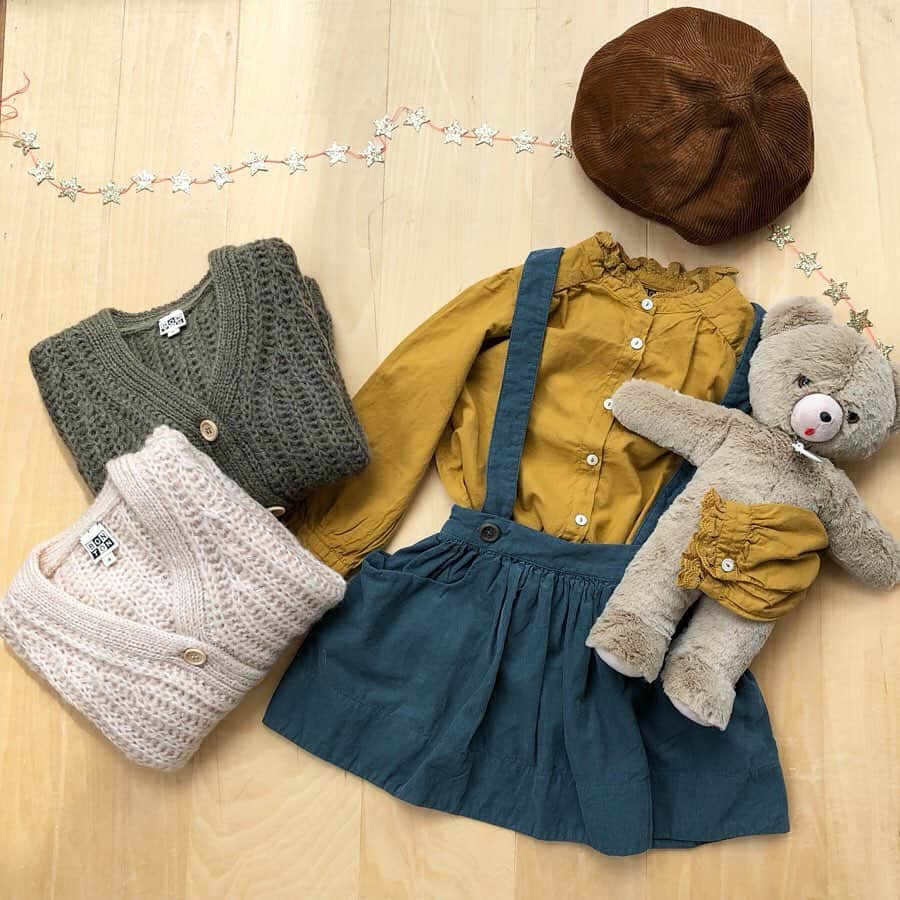 こども ビームスさんのインスタグラム写真 - (こども ビームスInstagram)「【new arrival】 ＜BONTON＞ パリの子供服ブランド、BONTON(ボントン)から、秋冬の新作アイテムが入荷しました❗️ 普段のコーディネートに取り入れ易いカラーリング✨女の子が大好きなフリルやラメ、ハートモチーフがさりげなくポイントで入っています💕素材にこだわった真っ白な帽子とカーディガンは赤ちゃんの肌を優しく温かく包み込んでくれます。お気に入りを見つけて、秋冬気分を盛り上げましょう🍁 . #bonton #ボントン #秋冬コーデ  #秋冬アイテム #ニット #ベスト #スカート  #kodomobeams #beams #daikanyama #こどもビームス #ビームス #代官山 新作アイテムはプロフィールのリンク🔗からビームス公式サイト、こども ビームスページをチェック❗️ ※お問い合わせにつきましては、お電話にて承ります。」8月27日 17時14分 - kodomo_beams