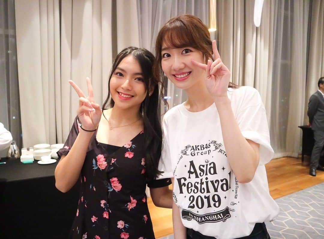 シャニア・グラシアさんのインスタグラム写真 - (シャニア・グラシアInstagram)「24/08/19 . 48Family❣️ . It was a very precious day with sister groups from all over the world in AKB48 Group Asia Festival. We had so much fun in Shanghai🥰  谢谢! ありがとうございます! ขอบคุณค่ะ Terimakasih! . [Swipe⬅️⬅️] . #AKB48GroupAsiaFestival #48GAsiaFes  #AKB48 #JKT48 #BNK48 #MNL48 #SGO48 #AKB48teamTP #AKB48teamSH」8月27日 18時10分 - jkt48gracia