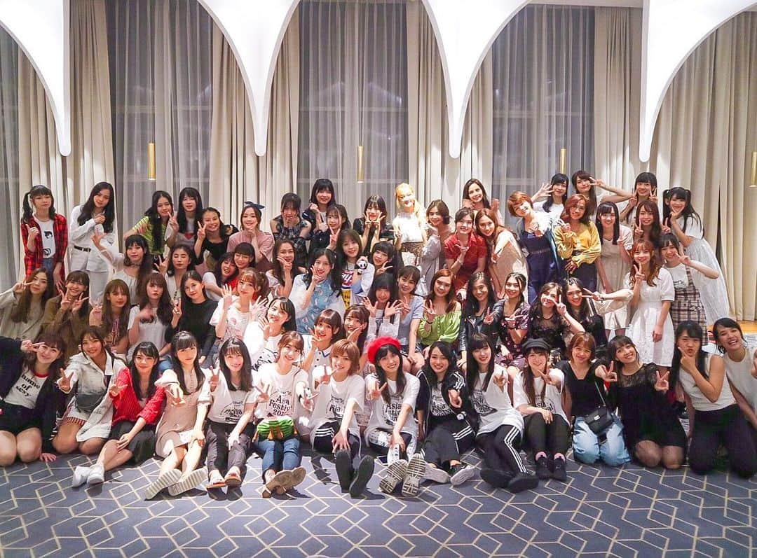 シャニア・グラシアさんのインスタグラム写真 - (シャニア・グラシアInstagram)「24/08/19 . 48Family❣️ . It was a very precious day with sister groups from all over the world in AKB48 Group Asia Festival. We had so much fun in Shanghai🥰  谢谢! ありがとうございます! ขอบคุณค่ะ Terimakasih! . [Swipe⬅️⬅️] . #AKB48GroupAsiaFestival #48GAsiaFes  #AKB48 #JKT48 #BNK48 #MNL48 #SGO48 #AKB48teamTP #AKB48teamSH」8月27日 18時10分 - jkt48gracia