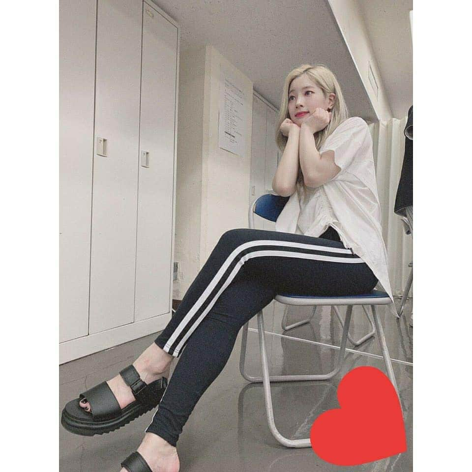 TWICEさんのインスタグラム写真 - (TWICEInstagram)「모모언니가 찍어준📷❣️」8月27日 18時25分 - twicetagram