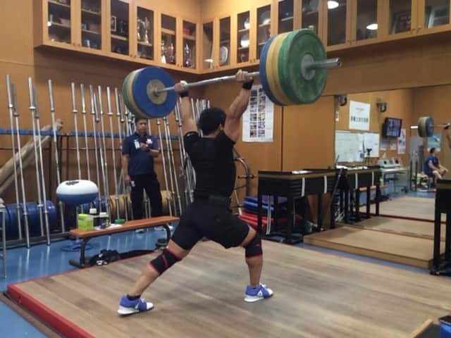 山本俊樹のインスタグラム：「- clean & jerk 160 KG  #ウエイトリフティングやろうぜ #weightlifting #snatch #cleanandjerk #squat #deadlift  #耐えて勝つ #率先垂範 #山本俊樹 #LEGACYLIFTER」