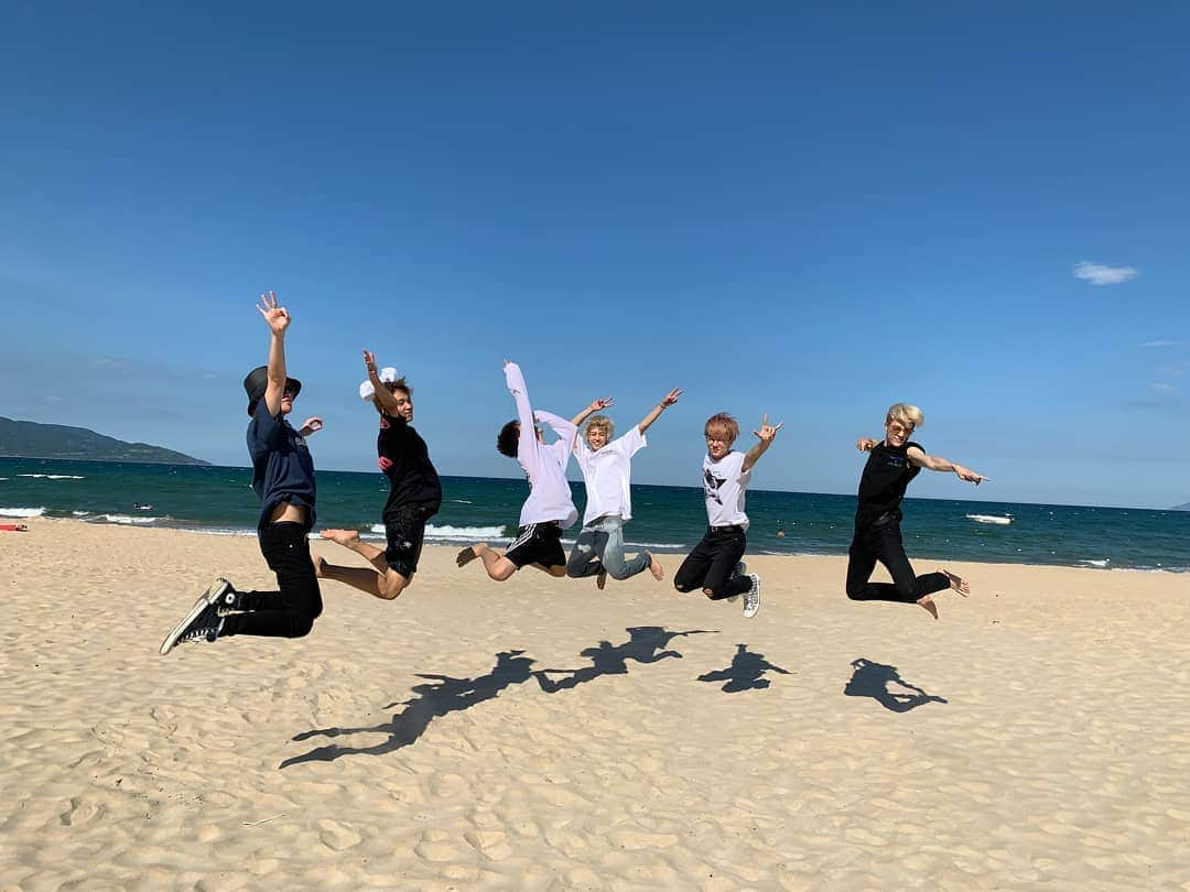 NCT DREAMさんのインスタグラム写真 - (NCT DREAMInstagram)「🏖🏖🏖 . #Danang #NCTDREAM 〖 #BOOM 〗 #WE_BOOM #NCTDREAM_BOOM」8月28日 0時07分 - nct_dream