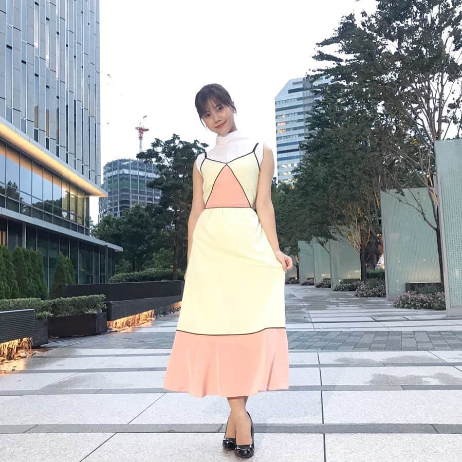 今井美桜さんのインスタグラム写真 - (今井美桜Instagram)「＊ 8月のお天気衣装🍉 ブランドタグ付けしています お世話になりました！ .  そして、今週は実習のためお休み頂いてます。 9月からまたよろしくお願い致します🤲」8月27日 18時38分 - mio_ima49