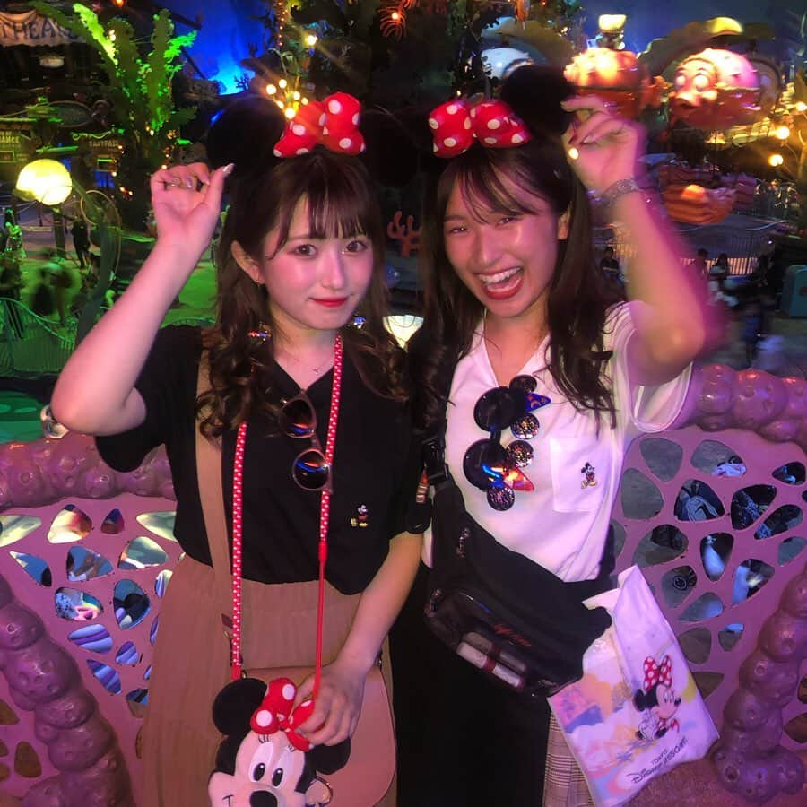 渡邊菜々さんのインスタグラム写真 - (渡邊菜々Instagram)「・ ♥♥可愛い子と可愛い場所で♥♥ ・ もうすでに会いたいよ😭🌼 ・ #disneysea #disney  #ミキミニ#ディズニーコーデ  #ディズニーシー#ディズニー#︎☺︎ #なのなな#白黒#肌の色も#オセロ #渡邊菜々#わたなな#🌻 #9月は会えるかな😭」8月27日 18時46分 - watanana1225