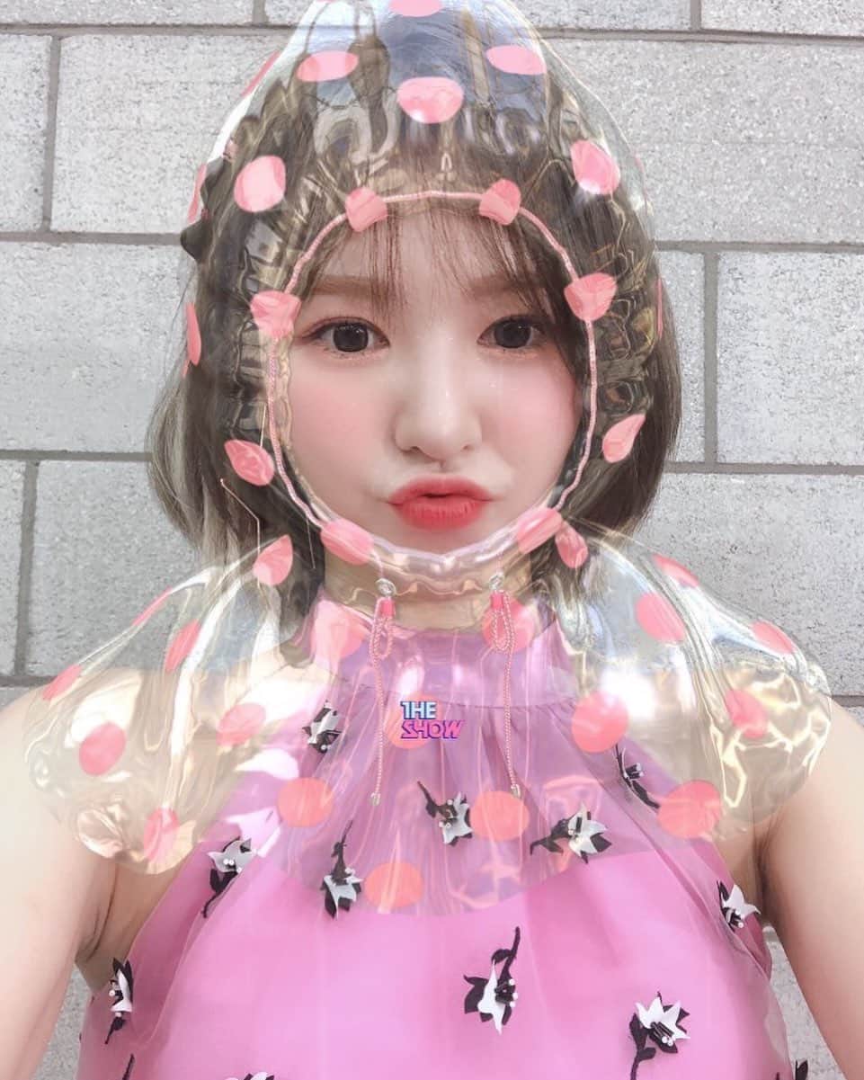 ウェンディ（ファンアカウント）のインスタグラム：「The Show ❤️ #WENDY #웬디 #REDVELVET #레드벨벳」