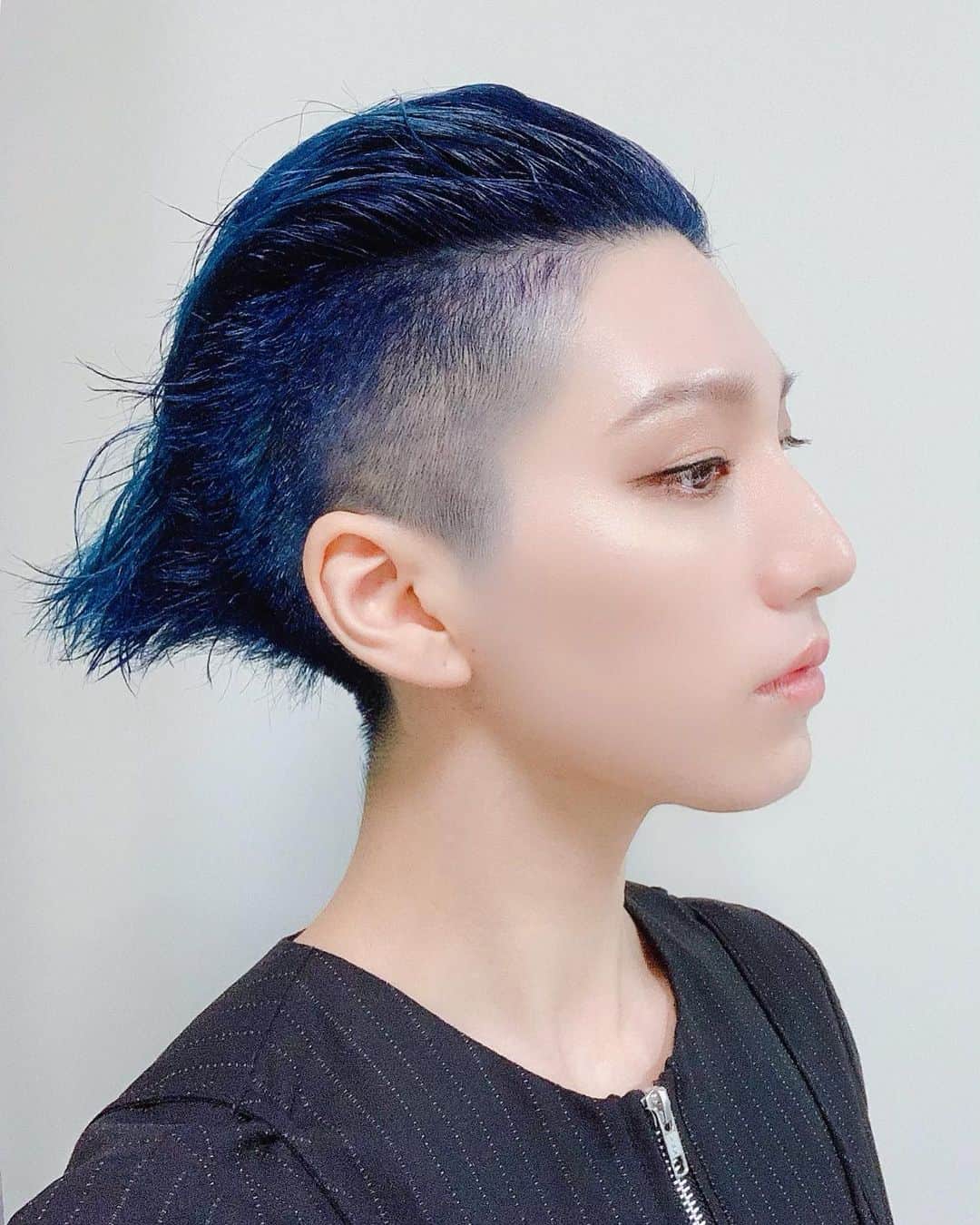 LOPEさんのインスタグラム写真 - (LOPEInstagram)「Model :  LOPE﻿ Hair :  @billwatson1 ﻿ ﻿ ﻿ ﻿ ﻿ ﻿ #表参道コレクション ﻿ #TONI&GUY﻿ #モデル #model ﻿ #コスプレイヤー  #cosplayer﻿ #ポトレ #撮影﻿ #ブルーヘアー #Bluehair ﻿ #ヘアカラー #haircolor ﻿ #ショートヘア #shorthair ﻿ #japan #Japanesegirl﻿ #Instagood #Instalike﻿ #follow #followme ﻿ ﻿ ﻿ ﻿」8月27日 19時07分 - lopechante