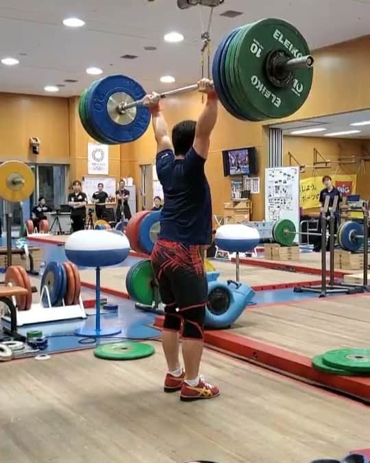 山本俊樹のインスタグラム：「- clean & jerk 165KG  @yoichiitokazu (-61)  #ウエイトリフティングやろうぜ」