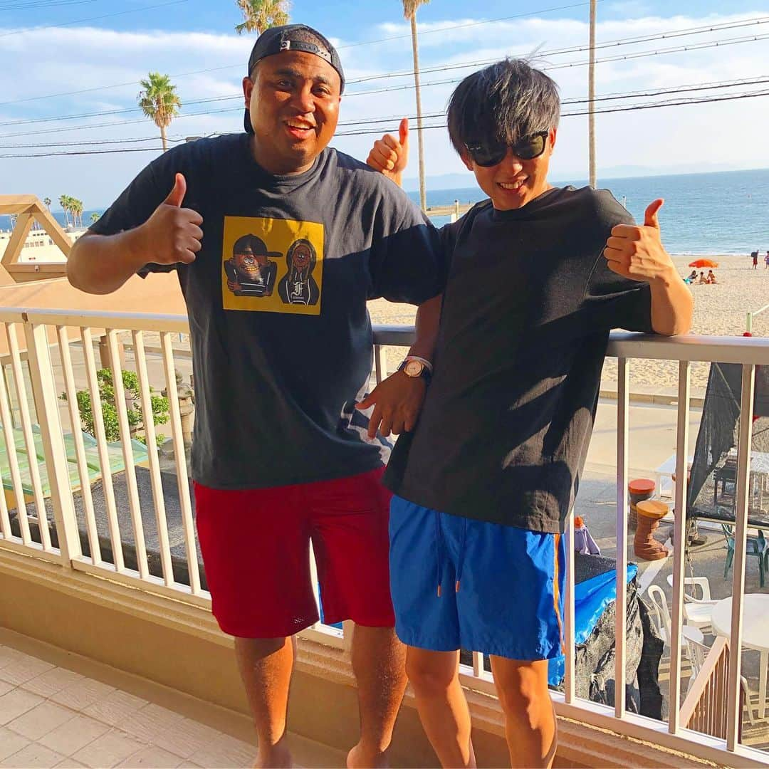 田中シングルさんのインスタグラム写真 - (田中シングルInstagram)「夏の終わりにTHE夏  #海の家 #海 #ピットブル #pitbull  #デカい先輩 #どこでも目立ってる」8月27日 19時14分 - 8.6shin