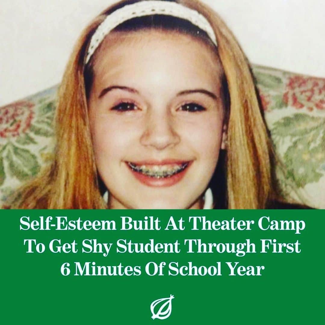 マギー・グレイスのインスタグラム：「Had to borrow today’s @theonion headline ( clearly the writer met me in middle school!) 😳」