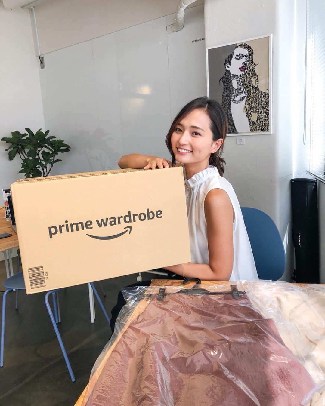 山賀琴子さんのインスタグラム写真 - (山賀琴子Instagram)「いつも愛用しているAmazonの！﻿ プライム・ワードローブを初めて使ってみました❣️﻿ ﻿ 少しテイストを変えたいと思っていて﻿ より大人っぽい女性らしいコーデにしてみました〜﻿ 秋に向けて、ブラウン系を攻めました🍂﻿ ﻿ プライム・ワードローブは買う前に試着ができて﻿ 購入しないものは着払い伝票で返送可能なのです！﻿ ﻿ Amazonプライム会員なら﻿ 追加料金なしで利用可能となっており﻿ 詳しくはストーリーズにリンクを貼るので﻿ 是非ご覧ください☺️﻿ ﻿ ﻿ #PR #プライムワードローブ #amazon #amazonfashionjp #アマゾン試着レポ #ファッションコーデ」8月27日 19時24分 - kotokoyamaga