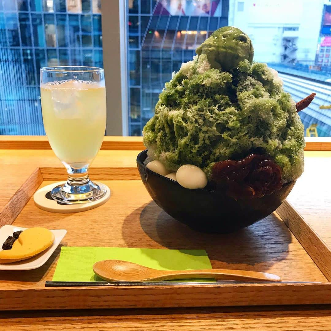 畑中葉子さんのインスタグラム写真 - (畑中葉子Instagram)「然ノ氷「宇治金時」😋💕 茶庭 然花抄院・渋谷ヒカリエ ・ ・ 冷えすぎた🥶 ・ ・ #かき氷 #宇治金時 #然花抄院 #ヒカリエ #yh甘」8月27日 19時43分 - hatanaka_yoko