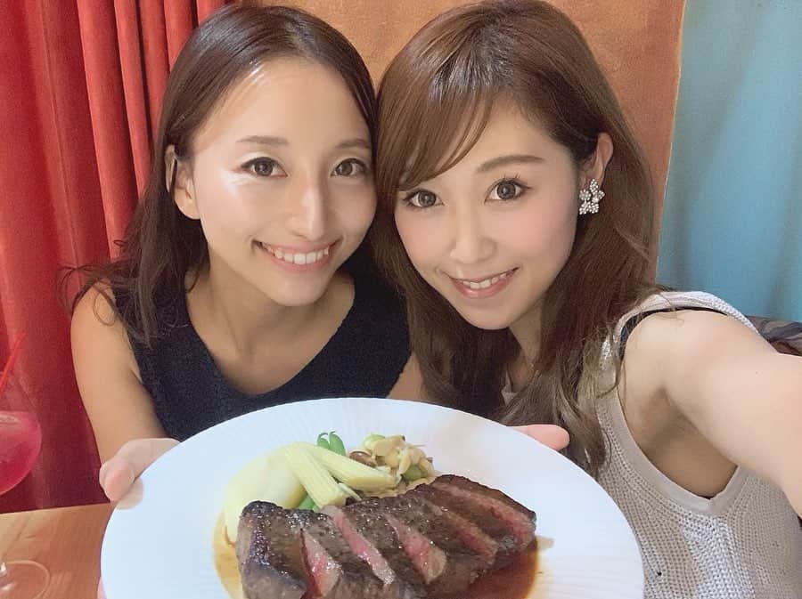 のインスタグラム：「. りかちゃんとご飯で高田馬場にある九州ミートK @kyushu_meatk に行ってきました🥩 ここは東京カレンダーに載っているのを見てチェックしていたお店_φ(･_･ . . 九州産A5ランクのステーキ、柔らかくて美味しかったなぁ😋✨ 気になった馬場k餃子はカリッとした皮が美味しくて、ベーコンとキノコのクリームソースで食べる新感覚の餃子でした🥟 これはワインに合いそう🍷 . 他にも肉寿司やバーニャカウダなど色々食べてお腹いっぱいに✨ . 最後デザートに頼んだパンケーキはまるでカステラのような新感覚のしっとり食感でした☺️🥞 . . ランチのハンバーグも美味しそうだったから今度はランチでも来てみたいなぁ😍 . . #高田馬場グルメ  #高田馬場ディナー #高田馬場ビストロ #九州ミートk #餃子 #ステーキ #A5ランク #パンケーキ #pancake」