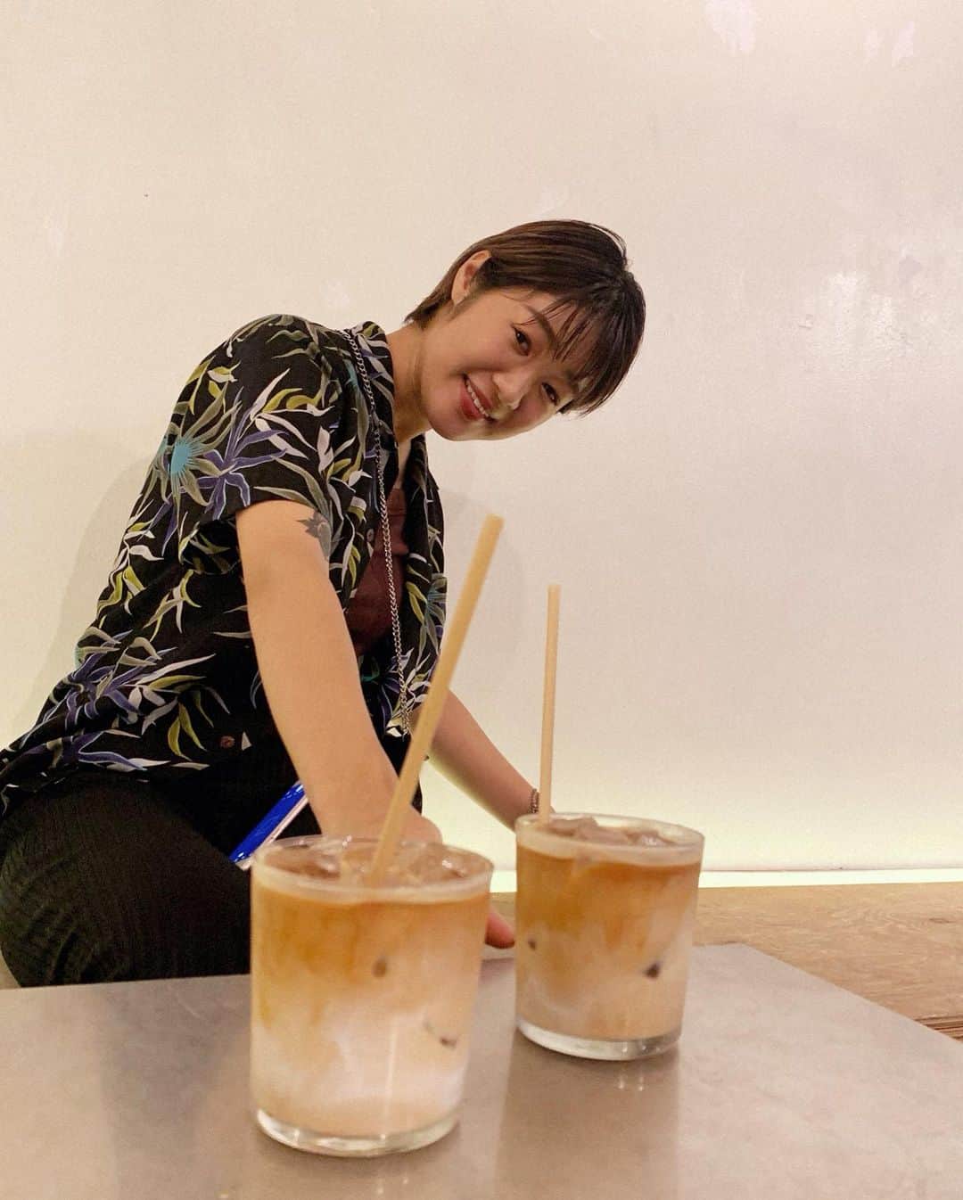 Lilmeさんのインスタグラム写真 - (LilmeInstagram)「オシャレ過ぎるサラダランチと﻿ 美味しすぎるコーヒーの日☕️💭﻿ Coffee lover♥️毎日欠かさず飲んでる！﻿ ﻿ ﻿ 🥗 @cityshop.tokyo ﻿ ☕️ @deusresidence ﻿ #東京リルさんぽ」8月27日 19時58分 - lilme_official