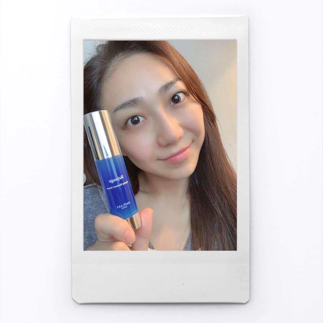 透水さらさのインスタグラム：「ずっと気になっていたヒト幹細胞の美容液✨﻿ ﻿ 美容に興味のある方なら一度は耳にした事があるとおもいます👂﻿ ﻿ 今回、ご縁あって、まつ毛エクステサロンPROCARE Eyelashさんのプロデュース商品！！﻿ リジュアージュを使わせていただきました！！﻿ ﻿ ハワイで紫外線を浴びてダメージうけた肌を再生してもらおうと思います🙇‍♀️！！﻿ ﻿ 保湿力、肌のキメが整ってきました😭🙏﻿ ありがたやぁーーーー🙇‍♀️﻿ それにしても最近スッピンの投稿が多い、、、😱 ﻿ ﻿ #Rejuage﻿ #リジュアージュ﻿ #エイジングモイスチャーセラム﻿ #エイジングケア﻿ #ヒト幹細胞美容液﻿ #歯髄幹細胞培養液﻿ #PROCAREEyelash﻿ #プロケアアイラッシュ﻿ ﻿ @procare_eyelash﻿ @procare_eyelash_product﻿ ﻿ https://rejuage.jp/tkins.htm﻿」
